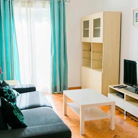 Beguest Stylish Ourique Market Apartment